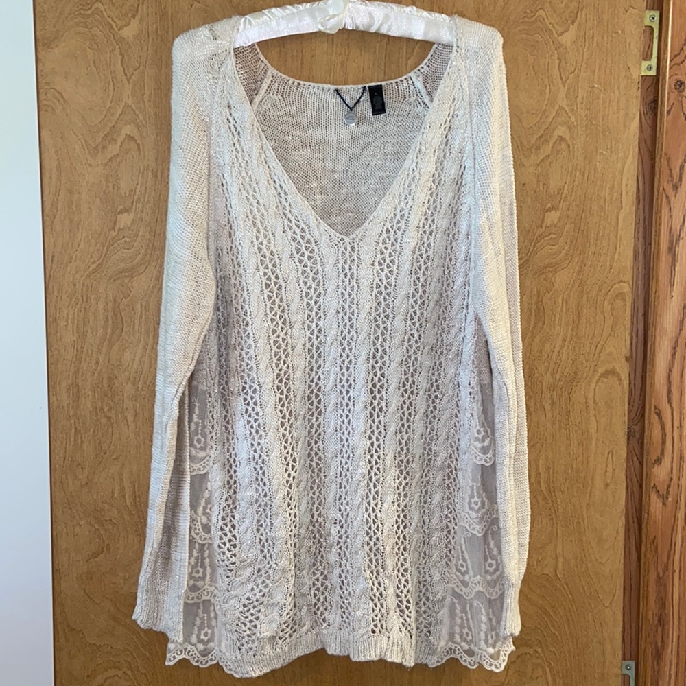 BKE Boutique sweater size L  Cream Color